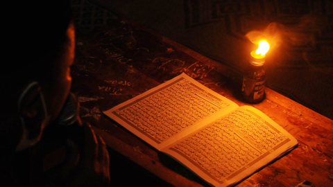 Foto: Melihat Santri Mengaji di Malam Selikuran Bulan Ramadhan