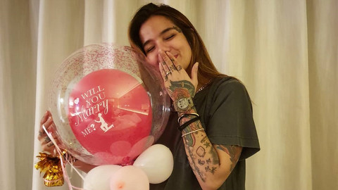 Pesinetron Sheila Marcia dilamar kekasihnya. Foto: Instagram/@itssheilamj