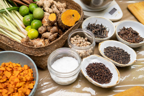 Ilustrasi bahan herbal. Foto: Shutterstock