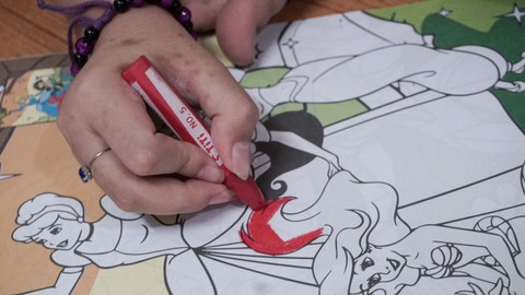 Ilustrasi: anak sedang menggambar. Foto: Jamal Ramadhan/kumparan