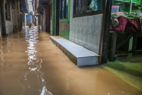 Ilustrasi banjir. Foto: Galih Pradipta/Antara Foto