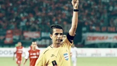 Wasit Indonesia berlisensi FIFA, Thoriq Alkatiri. Foto: Instagram/@pssi__fai