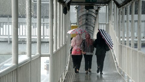 Cuaca Jakarta Hari Ini: Waspadai Hujan Disertai Petir (1)