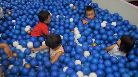 com-Enfagrow, keseruan anak-anak bermain di playground Moms Mingle: 8 Tanda Kecerdasan Anak Foto: Novianti Rahmi Putri/kumparan