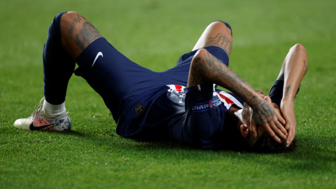 Kacau! Neymar Jadi Pincang Gara-gara Ditekel Penggemar