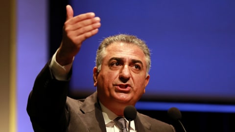 Pewaris Takhta Monarki Iran, Reza Pahlavi, yang hidup di pengasingan di AS setelah Iran dikuasai rezim Khomeini. Foto: AFP/ PIERRE VERDY