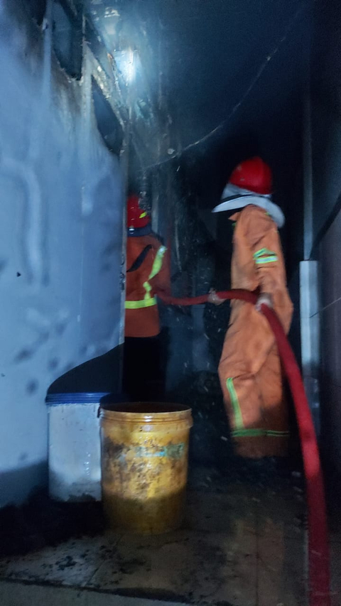 Rutan Klas I Makassar Terbakar Akibat Korsleting Listrik, Tahanan Dievakuasi (3)