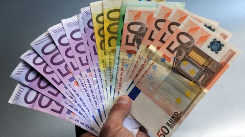 Uang Euro. Peserta Ferienjob RI yang membayar mandiri mendapat prioritas. Foto: Shutter Stock