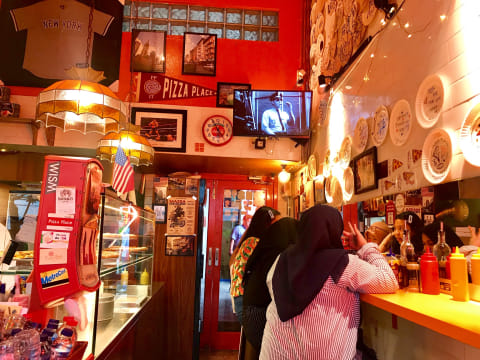 Review Makanan Menikmati Pizza Ala New York Di Pizza Place Kemang Kumparan Com Neapoletanskaya picca, belgiyskie vafli, italyanskaya pasta, brusketty. menikmati pizza ala new york di pizza