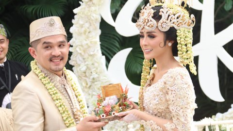 Akad nikah Rangga dan Selvi Kitty. Foto: Munady Widjaja