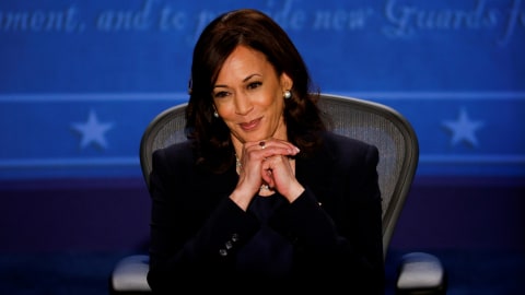 Calon wakil presiden dari Partai Demokrat, Senator Kamala Harris dalam debat kampanye wakil presiden AS 2020 di kampus Universitas Utah di Salt Lake City, Utah, AS, (7/10). Foto: REUTERS