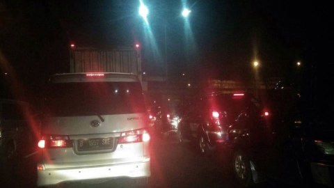 Macet di Tol Jorr bekasi arah Ragunan Foto: Ikhwanul Habibi/kumparan