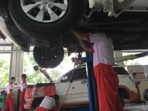 Ilustrasi Bengkel Toyota Foto: Alfons Yoshio/kumparan