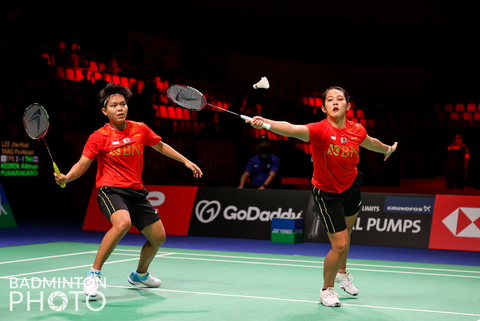 Ganda putri Indonesia Ribka Sugiarto dan Siti Fadia Silva Ramadhanti pada penyisihan grup A Uber Cup 2020 di Ceres Arena, Aarhus, Denmark. Foto: Yohan Nonotte/Badmintonphoto/BWF