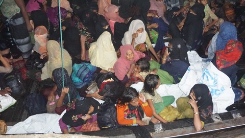 120 Pengungsi Rohingya Akhirnya Mendarat di Aceh Utara Usai Dievakuasi TNI AL