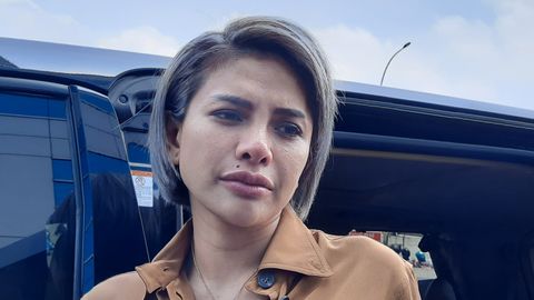 Nikita Mirzani di kawasan Kapten Tendean, Jakarta Selatan, Rabu (12/2). Foto: Maria Gabrielle Putrinda/kumparan