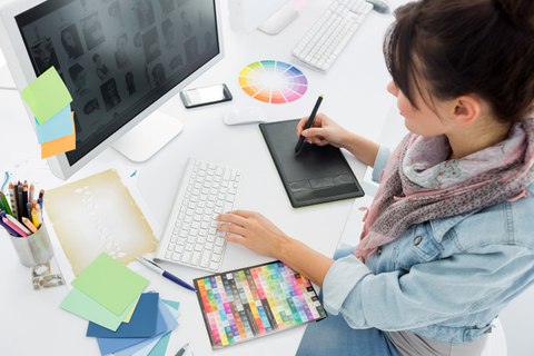 Ilustrasi belajar desain grafis. Foto: Shutter Stock