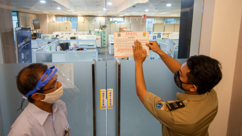 Klaster Perkantoran DKI: Diduga karena Bukber; Divaksin Tak Berarti Kebal Corona (1)