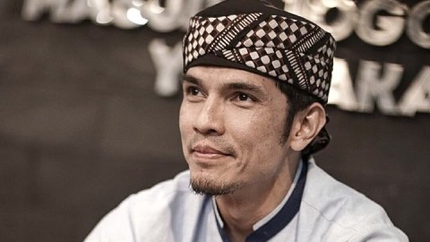 Cerita Adrian Maulana Yang Hijrah Setelah Harta Benda Miliknya Lenyap Kumparan Com
