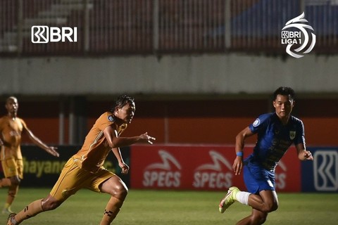 Pertandingan Liga 1 antara Bhayangkara FC vs PSIS Semarang, Jumat (26/11). Foto: Instagram/@liga1match