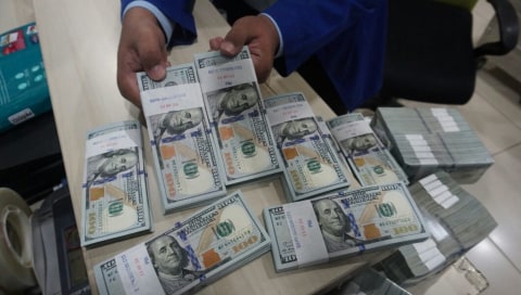 Ilustrasi Mata Uang Dolar Foto: Jamal Ramadhan/kumparan
