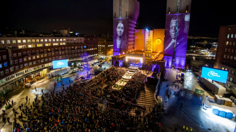 Suasana di luar Balai Kehormatan Nobel. Foto: Reuters/Hakon Mosvold Larsen