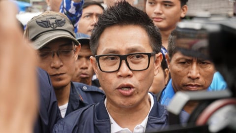 Eko Patrio di lokasi kebakaran Krukut. Foto: Garin Gustavian Irawan/kumparan