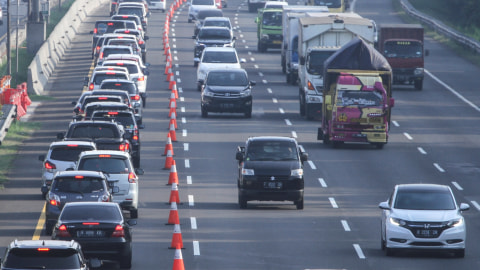 Ilustrasi kemacetann di Tol Cawang. Foto:  ANTARA FOTO/Asprilla Dwi Adha