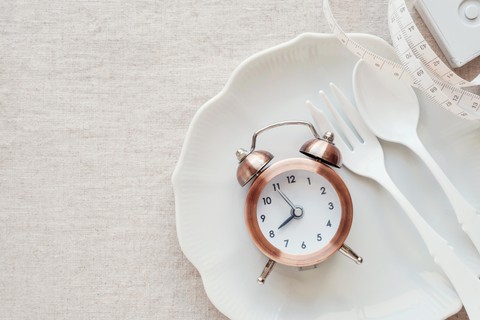 Ilustrasi diet saat puasa. Foto: Shutterstock