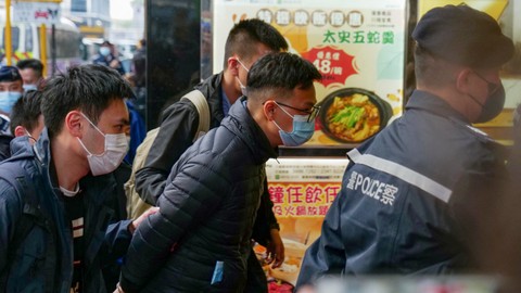Media Prodemokrasi Hong Kong Stand News Digerebek Polisi, Pemred Ditangkap (1)
