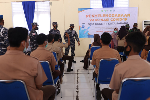 Foto: Momen Sekda Aceh Vaksinasi Siswa di Sabang, Ujung Barat Indonesia (3)