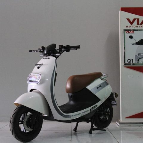 Tampilan depan motor listrik Viar Q1. Foto: Istimewa