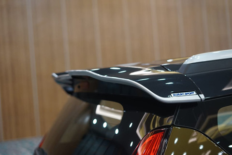 Spoiler pada Suzuki XL7 Foto: M. Ikbal/kumparan