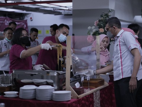 Jalin Kekompakan Lewat Kerja Bakti di favehotel Sidoarjo (3)