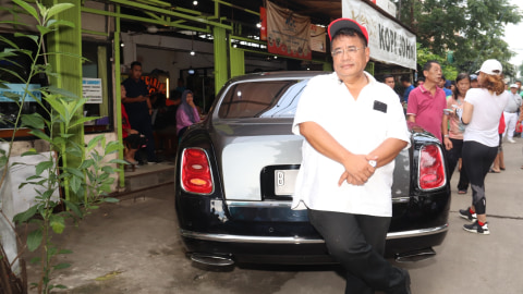 Hotman Paris Hutapea di Kopi Johny. Foto: Munady Widjaja