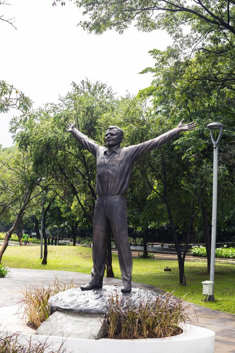 Patung Yuri Gagarin di Jakarta. Foto: Kemlu RI