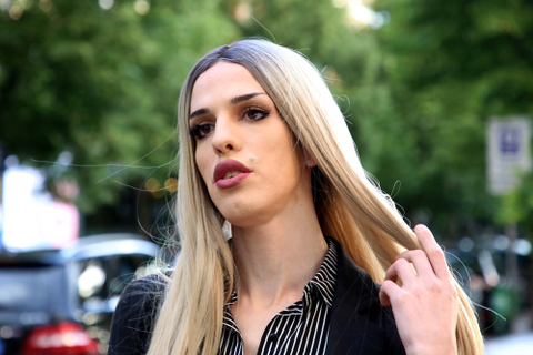 Foto: Transgender di Albania Melawan Diskriminasi dengan Seni (1)