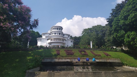 Halaman Isola Kampus UPI. Foto: Rachmadi Rasyad/kumparan