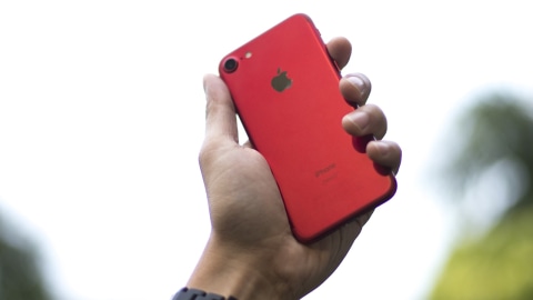 iPhone 7 Product Red. Foto: Cornelius Bintang/kumparan