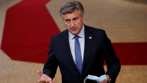 Perdana Menteri Kroasia Andrej Plenkovic, saat tiba untuk pertemuan tatap muka kedua di Uni Eropa, di Brussels, Belgia, Kamis (1/10). Foto: Francisco Seco/Pool via REUTERS