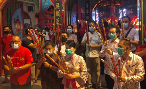 Foto: Ibadah Malam Tahun Baru Imlek di Singkawang (5)