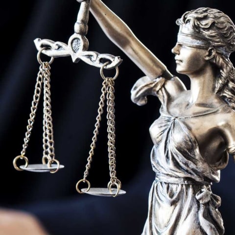 Ilustrasi Pengadilan. Foto: Shutter Stock