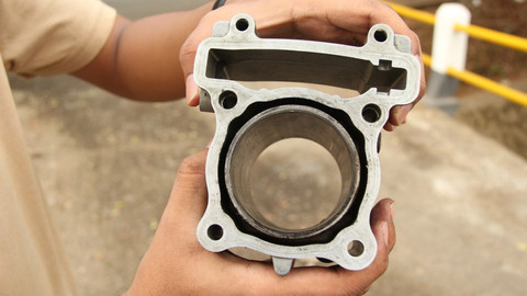 Ilustrasi bore up mesin motor. Foto: Dok. Bangkit Jaya Putra
