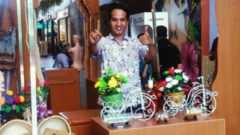 UMKM binaan Pertamina mengolah barang bekas menjadi produk berkelas dengan membedayakan kaum difabel hinga mantan napi. Foto: Pertamina