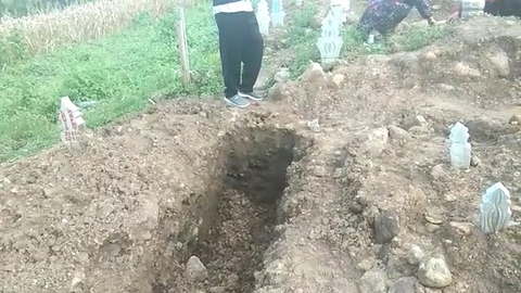 5 Berita Populer: Jenazah Pasien Corona Hilang; Ritual Mandi Bareng Hakekok (4)