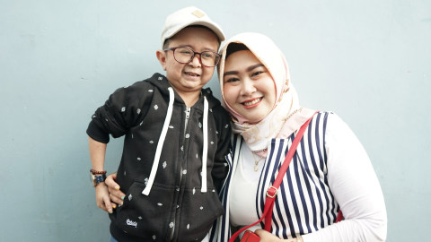 Artis Daus Mini dan istrinya Shelvina saat ditemui dikawasan Tendean, Jakarta, Selasa, (7/1/2020). Foto: Dok. Ronny