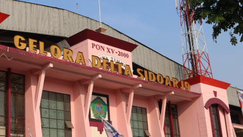 Layar lebar akan disiapkan di halaman Gelora Delta Sidoarjo. Foto: kumparan/Alan Kusuma