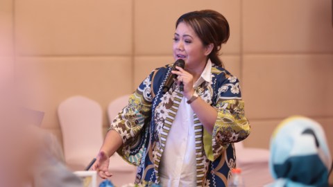 Roslina Verauli, psikolog keluarga saat mengisi acara Moms Mingle kumparanMOM. Foto: Dok. Willy Hadinata