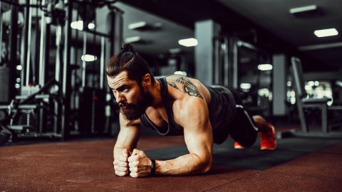 5 Tips Cara Melakukan Plank Dengan Benar Kumparan Com