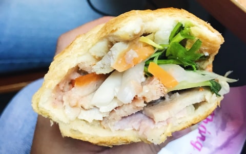 Ilustrasi Banh Mi. Foto: Toshiko/kumparan